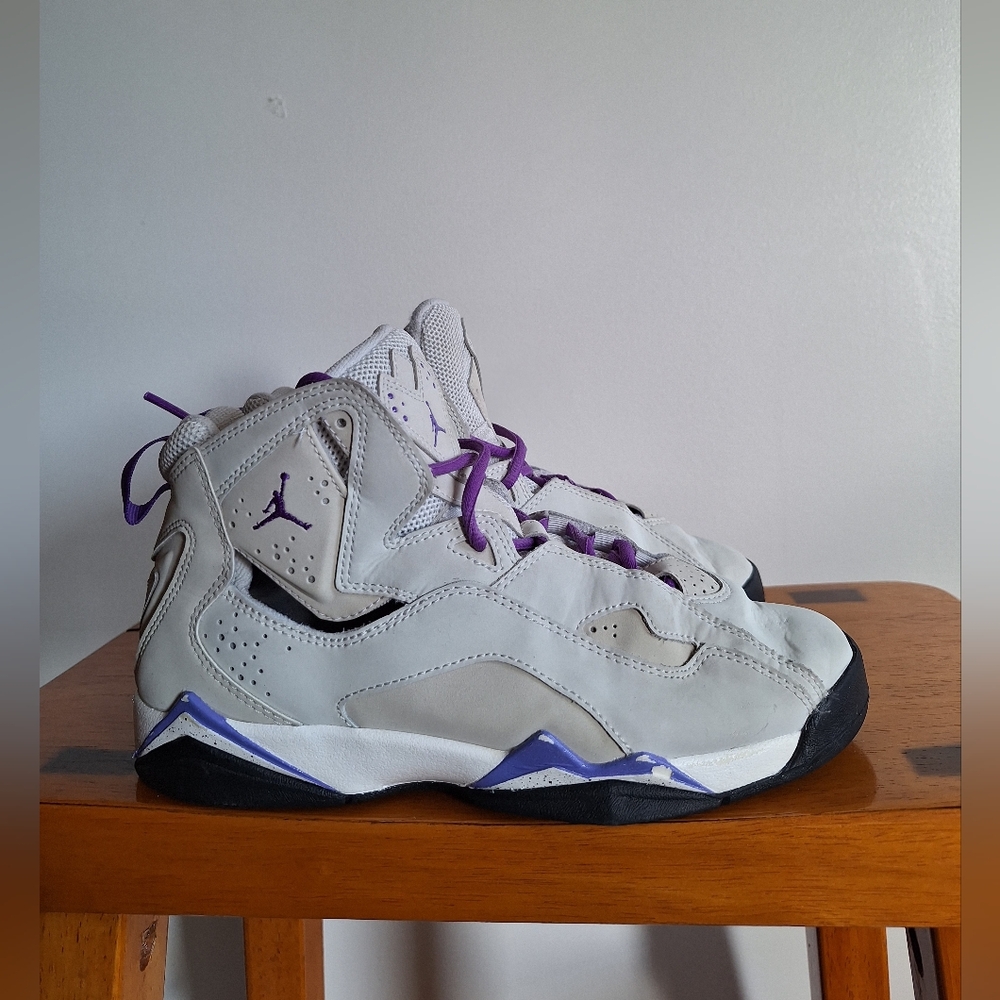 Air Jordan True Flight GS 'Base Grey Purple Venom' 6.5Y